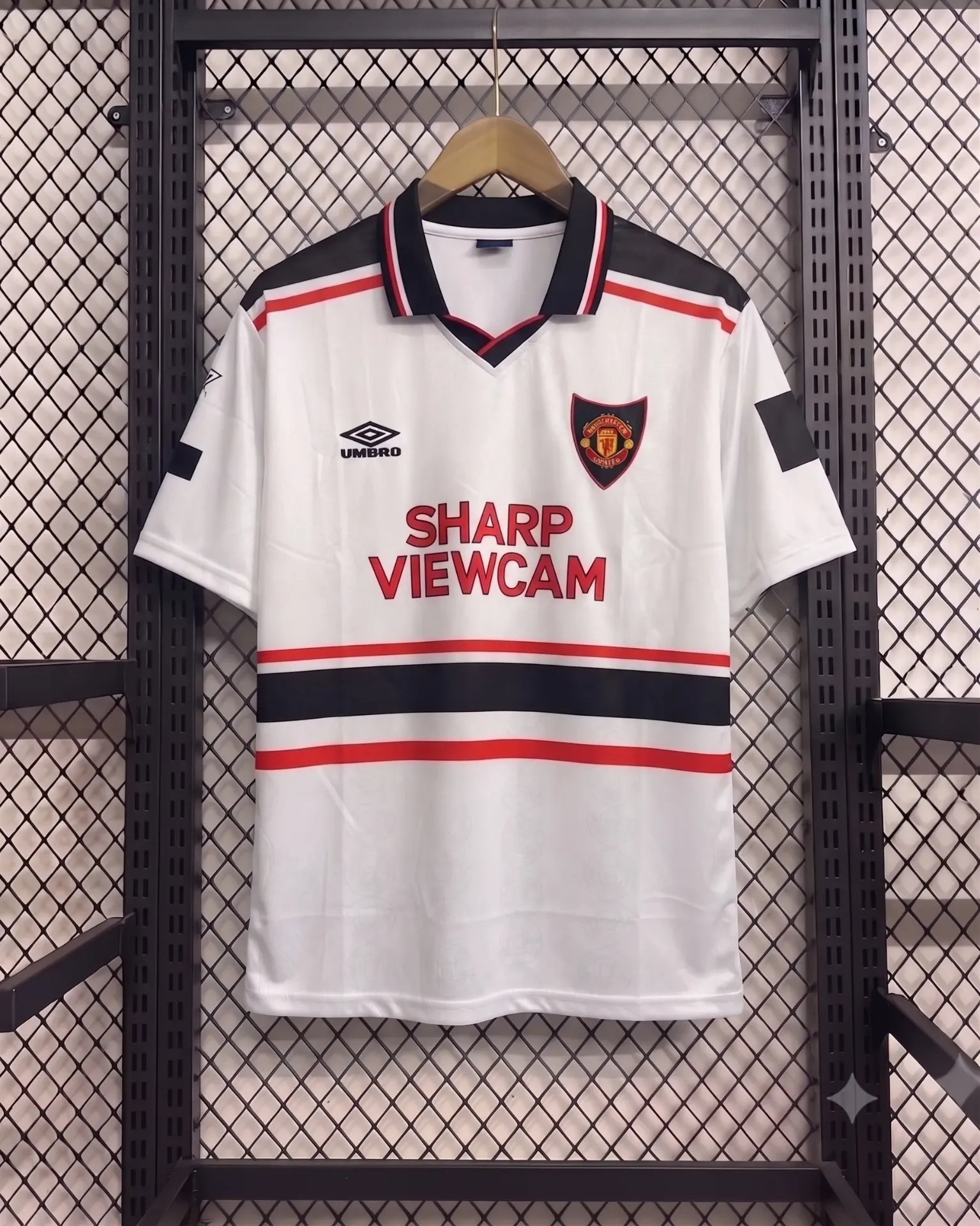 MANCHESTER UNITED 1997 AWAY KIT GIGS FIVESLEEEVE POLO (M)