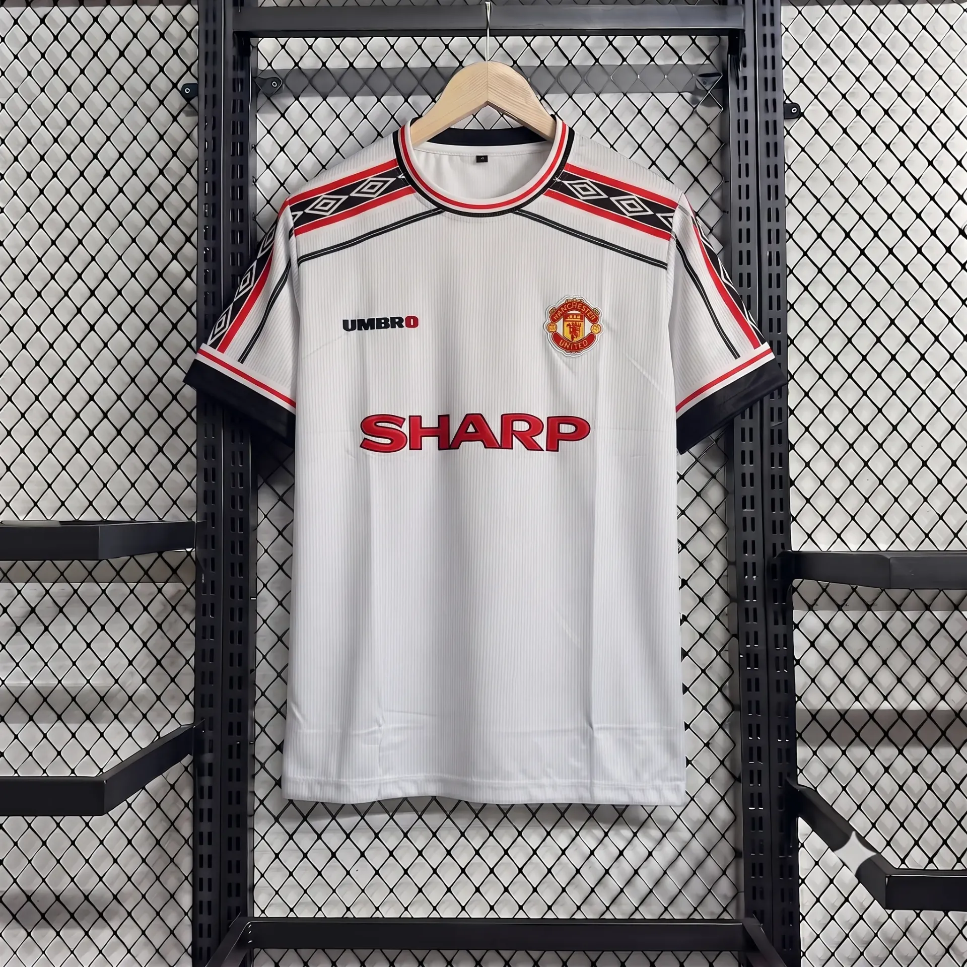 MANCHESTER UNITED 1998 WHITE KIT BECKHAM EMBROIDERY (L)